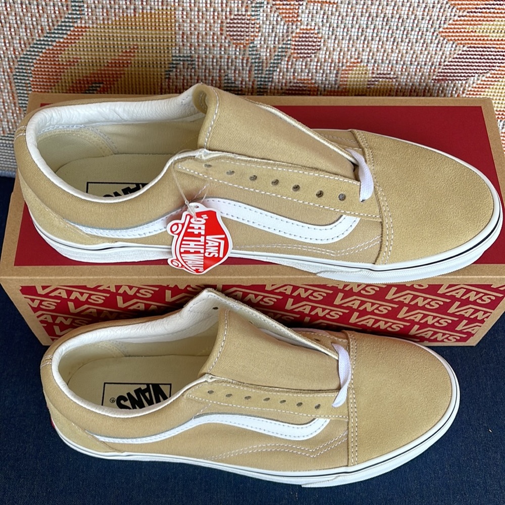 Vans WMNS Old Skool
Taos Taupe
VN0A3WKTYUU
Sneakers G - Picture 4 of 16